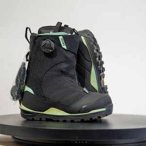 ThirtyTwo Womens Jones MTB 18 8205000168892 Black Mint Snowboard Boots Size 9W